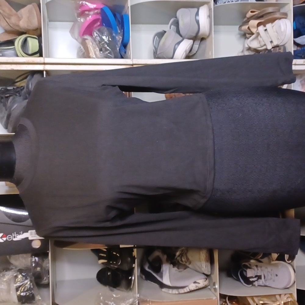 + New Automet blqck stretchy top size XL